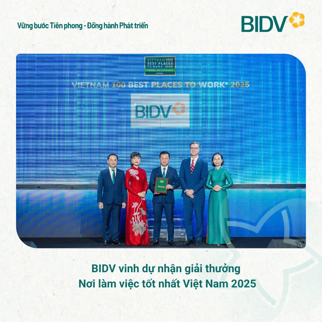 Phó Tổng Giám đốc BIDV Hoàng Việt Hùng đại diện ngân hàng nhận Danh hiệu "Nơi làm việc tốt nhất Việt Nam năm 2025" Phó Tổng Giám đốc BIDV Hoàng Việt Hùng đại diện ngân hàng nhận Danh hiệu "Nơi làm việc tốt nhất Việt Nam năm 2025"