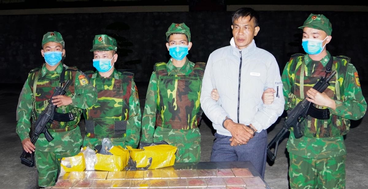 Biên phòng Thanh Hóa bắt giữ đối tượng vận chuyển 32 bánh heroin