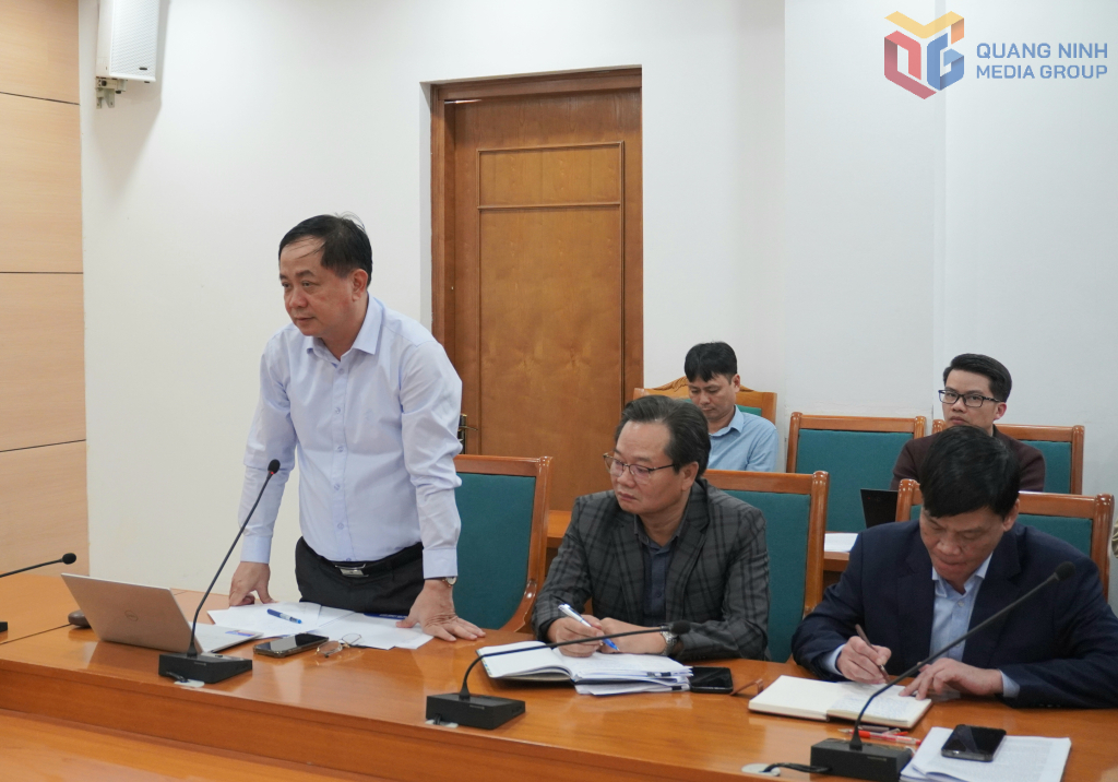 Ông Mai Vũ Tuấn, Trưởng Ban Quản lý Di sản thế giới Vịnh Hạ Long - Yên Tử phát biểu tại buổi làm việc.