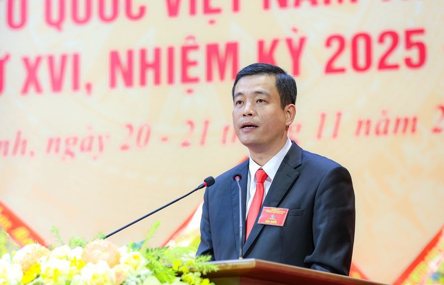 Chủ tịch Ủy ban MTTQ tỉnh khóa XV Nguyễn Thành Đồng phát biểu bế mạc phiên thứ nhất.