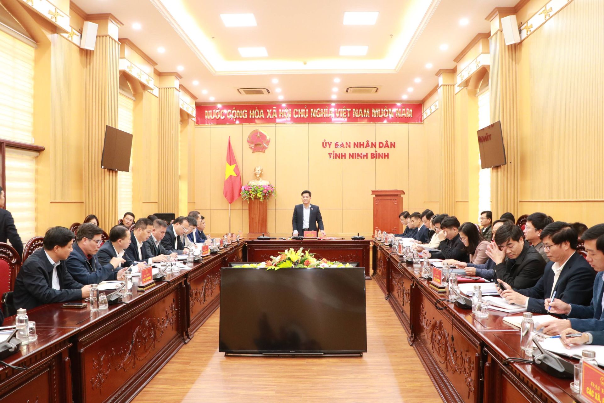 Ninh Bình bàn giải pháp phát triển hệ thống đô thị và chương trình nhà ở đến năm 2030