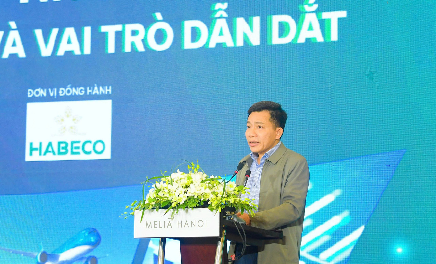 Ông Nguyễn Tất Thái - Phó Vụ trưởng Vụ Dự báo, thống kê - ổn định tiền tệ, tài chính -Ngân hàng Nhà nước Việt Nam. Ông Nguyễn Tất Thái - Phó Vụ trưởng Vụ Dự báo, thống kê - ổn định tiền tệ, tài chính -Ngân hàng Nhà nước Việt Nam.