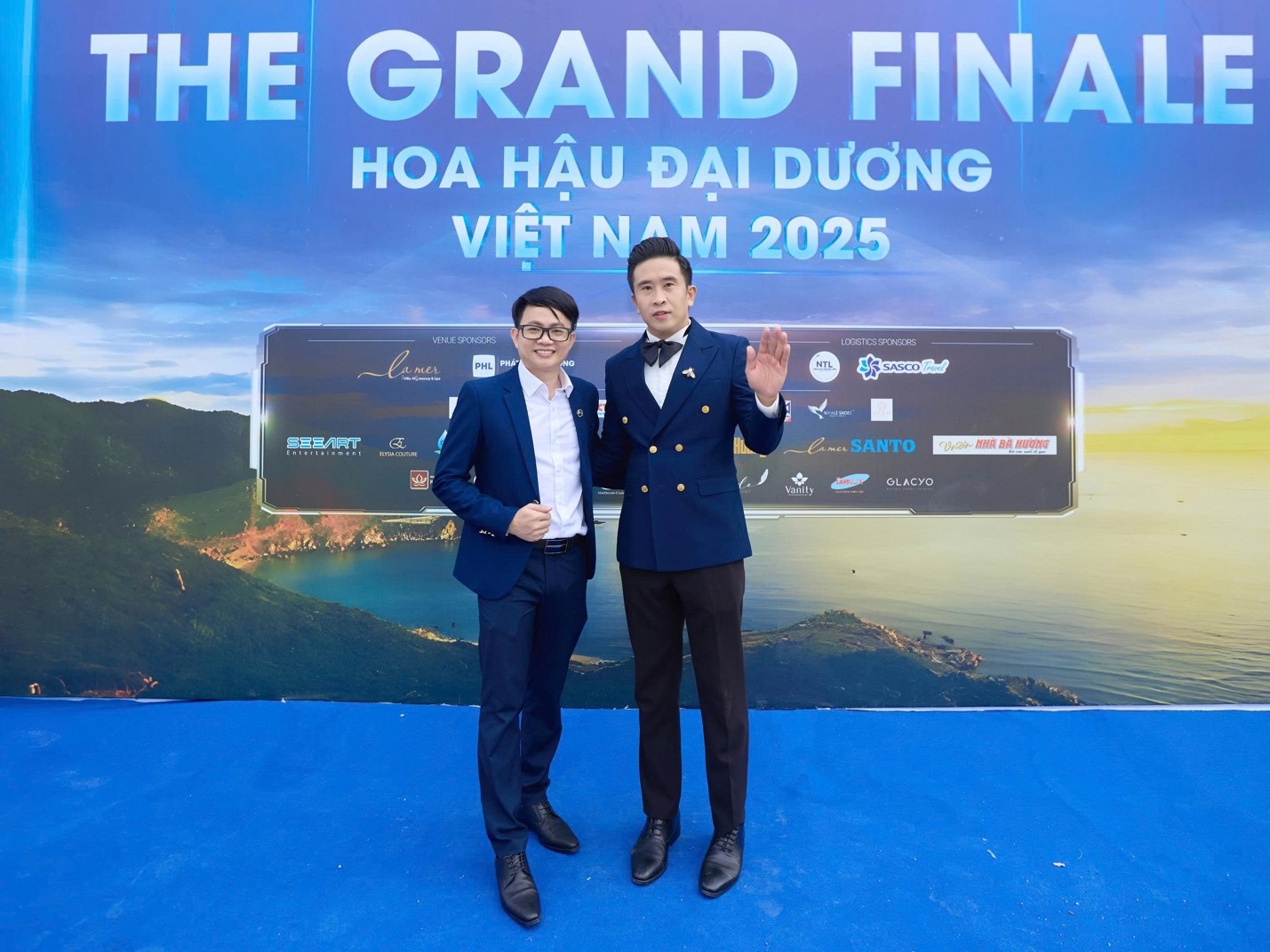 Ông Nguyễn Ý Nhạc và Chu Tấn Văn tại sự kiện Hoa hậu Đại dương Việt Nam 2025