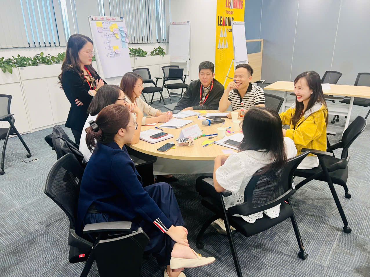 Chương trình tôn vinh “Người truyền lửa” năm 2025 tại ROX Group Chương trình tôn vinh “Người truyền lửa” năm 2025 tại ROX Group