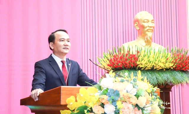 Ph&oacute; B&iacute; thư Thường trực Th&agrave;nh ủy ph&aacute;t biểu giao nhiệm vụ.