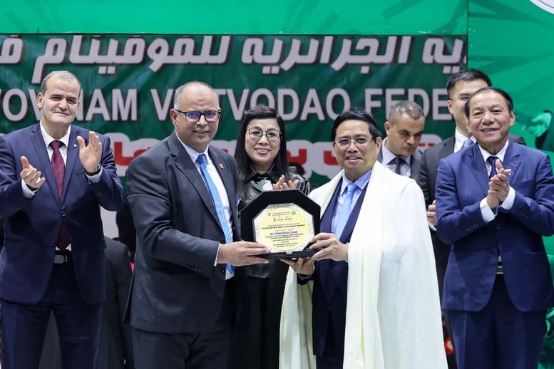 Thủ tướng cảm ơn những người bạn Algeria và 31.000 vận động viên Vovinam tại Algeria, không chỉ vì tinh thần thể thao cao thượng, sức khỏe cộng đồng mà còn có tình cảm đặc biệt với đất nước, nhân dân Việt Nam và môn Vovinam - Ảnh: VGP/Nhật Bắc