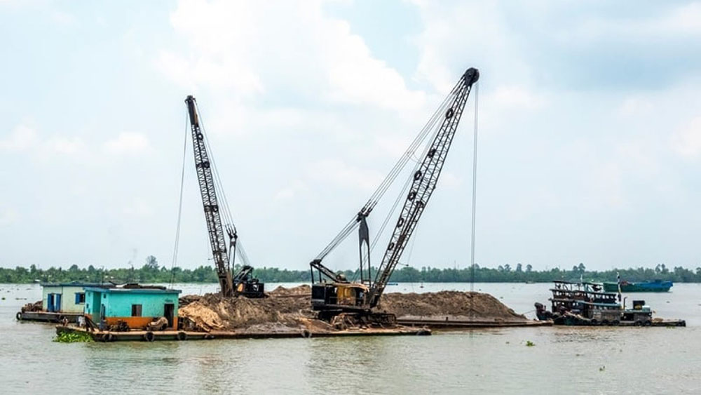 Đảm bảo việc khai thác khoáng sản, đặc biệt là khai thác cát, diễn ra theo đúng quy định, phục vụ kịp thời cho các công trình trọng điểm.