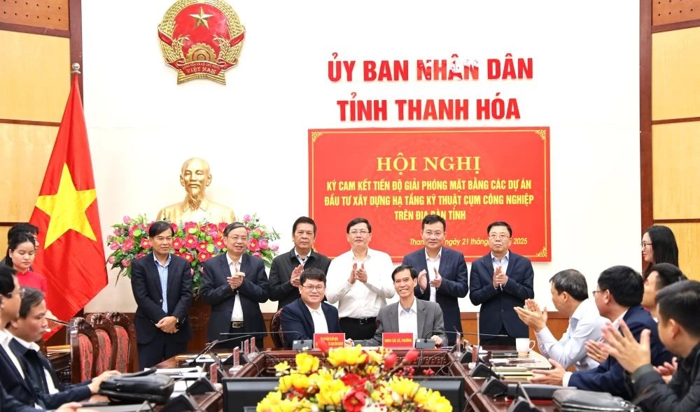 K&yacute; cam kết tiến độ GPMB giữa chủ đầu tư v&agrave; UBND x&atilde;.