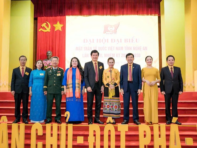 Bà Võ Thị Minh Sinh tái cử Chủ tịch Ủy ban MTTQ Việt Nam tỉnh Nghệ An