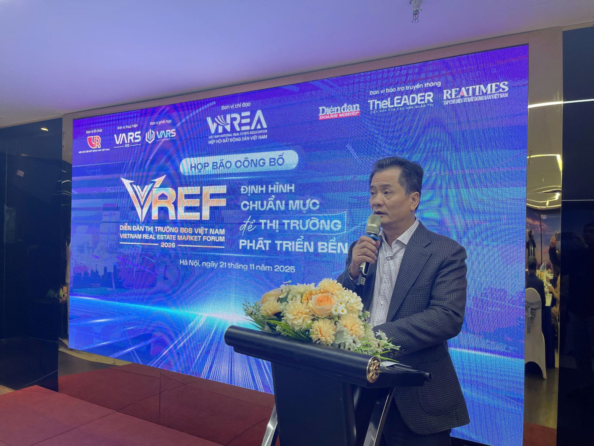 ông Nguyễn Văn Đính – Phó Chủ tịch Hiệp hội BĐS Việt Nam, Chủ tịch VARS phát biểu tại sự kiện ông Nguyễn Văn Đính – Phó Chủ tịch Hiệp hội BĐS Việt Nam, Chủ tịch VARS phát biểu tại sự kiện