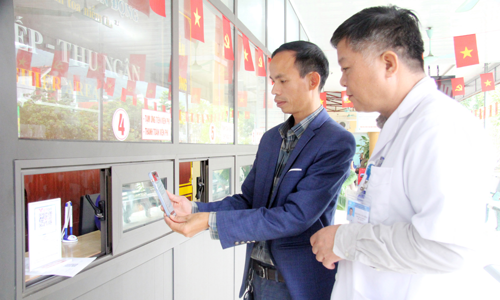 Ngành Y tế Bắc Ninh đẩy mạnh thanh toán viện phí không dùng tiền mặt