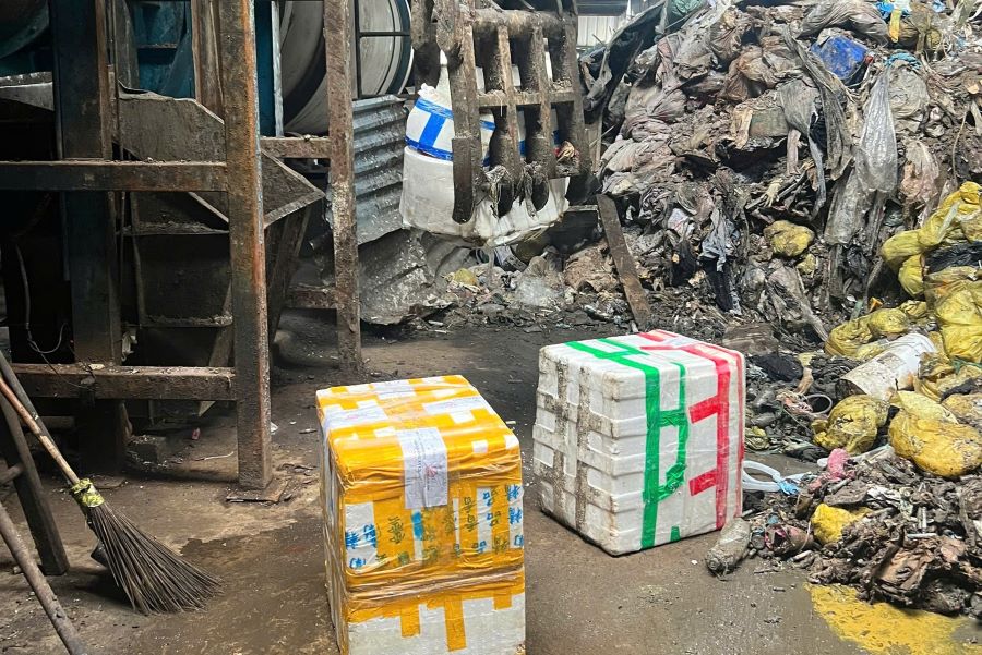 Số hàng hóa vi phạm được tiêu hủy tại Công ty TNHH MTV Chế biến Chất thải Công nghiệp Hà Tĩnh.