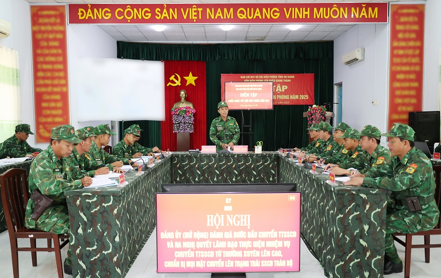 Đồn Biên phòng cửa khẩu Giang Thành diễn tập chuyển trạng thái sẵn sàng chiến đấu.