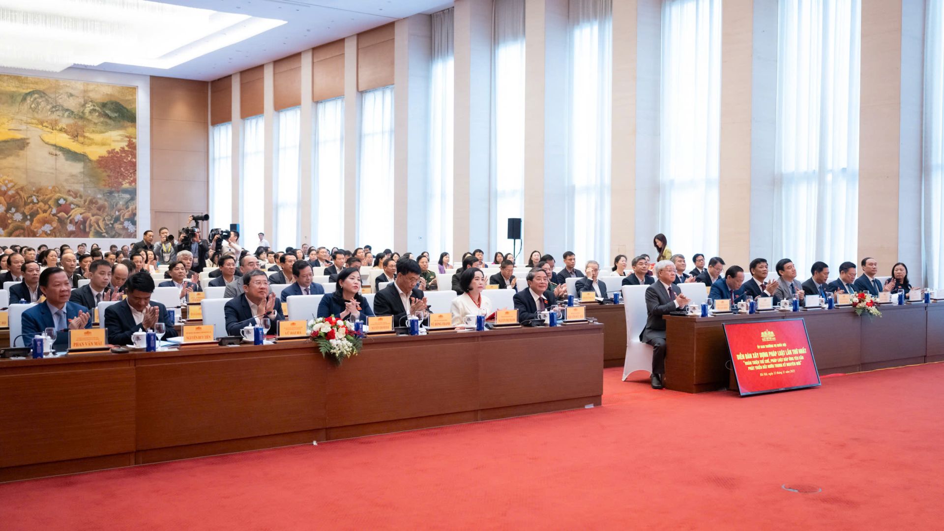 Các đại biểu tham dự Diễn đàn Các đại biểu tham dự Diễn đàn