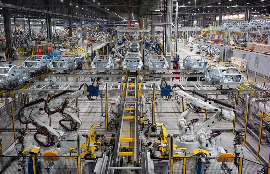 Cuộc đua thị phần giữa các hãng nội và ngoại đang trở nên gay gắt hơn bao giờ hết. Ảnh minh hoạ Cuộc đua thị phần giữa các hãng nội và ngoại đang trở nên gay gắt hơn bao giờ hết. Ảnh minh hoạ