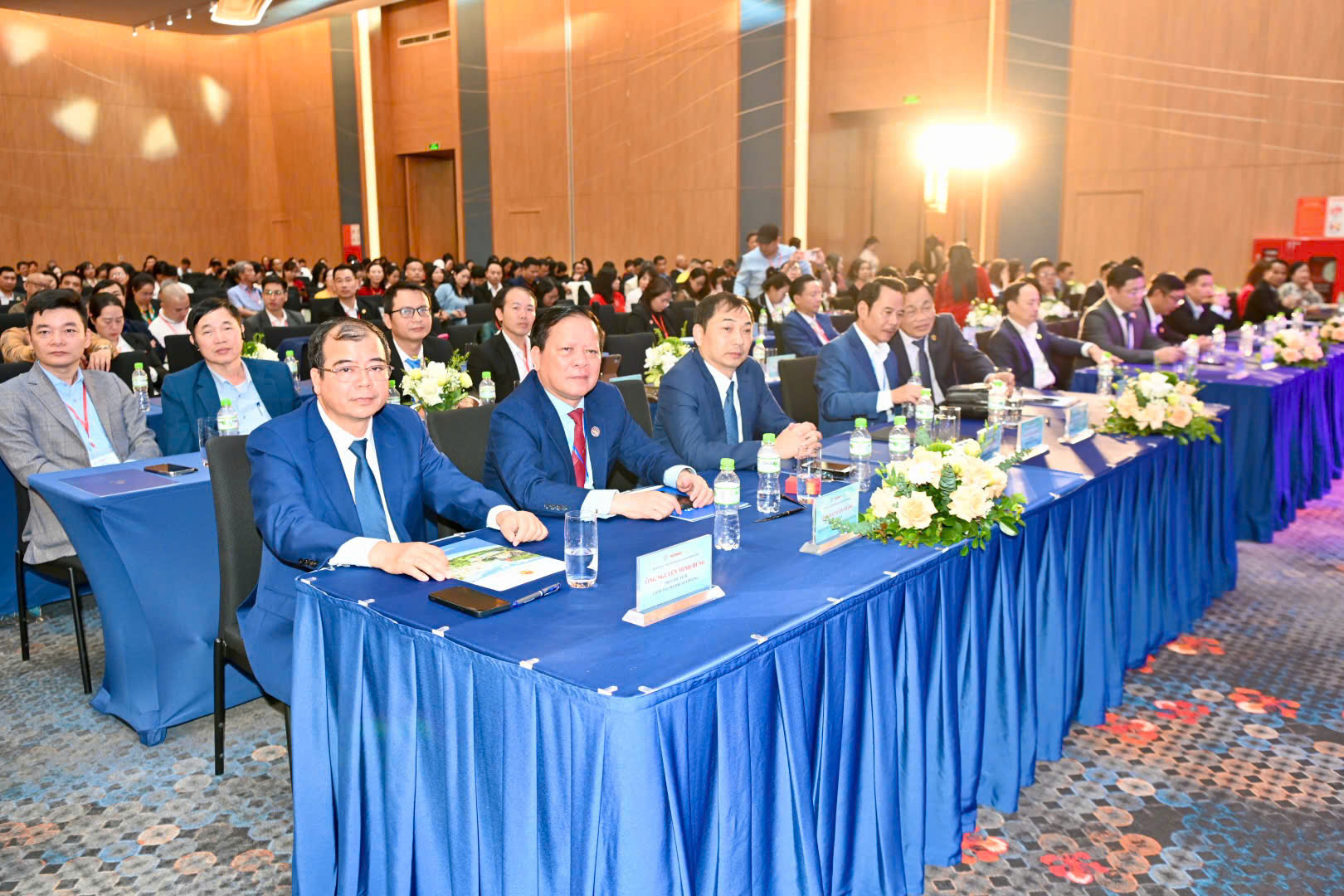 Các đại biểu tham gia hội nghị. Các đại biểu tham gia hội nghị.