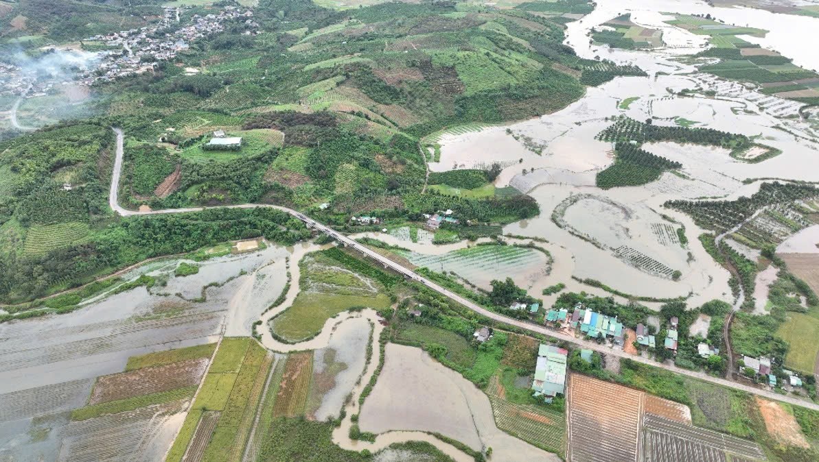 oàn cảnh hạ du Nhà máy Thủy điện Buôn Tua Srah (tỉnh Đắk Lắk)