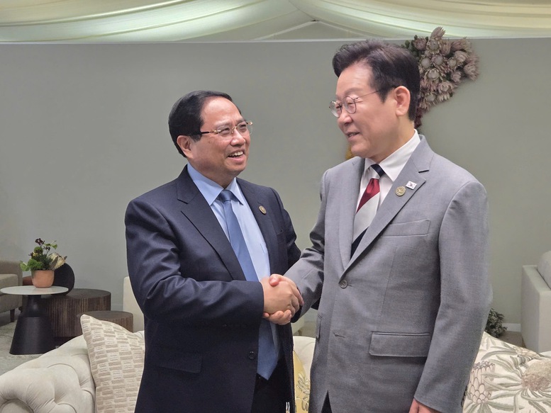 Hai nhà lãnh đạo bày tỏ vui mừng khi quan hệ Việt Nam - Hàn Quốc tiếp tục đạt nhiều thành tựu quan trọng trên tất cả các lĩnh vực, nhất là sau khi hai nước nâng cấp quan hệ lên Đối tác Chiến lược toàn diện - Ảnh: VGP/Nhật Bắc