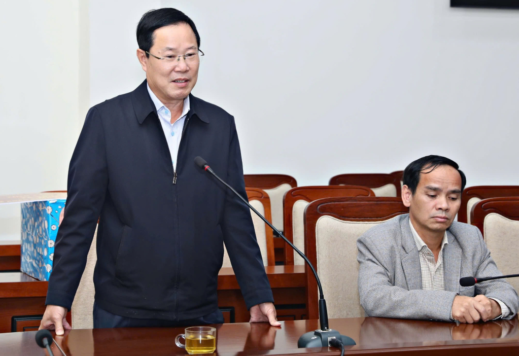 Ông Phạm Triều, Ủy viên Ban Thường vụ Tỉnh uỷ, Phó Chủ tịch Ủy ban MTTQ Việt Nam tỉnh Lâm Đồng, phát biểu cảm ơn sự hỗ trợ kịp thời của tỉnh Quảng Ninh.