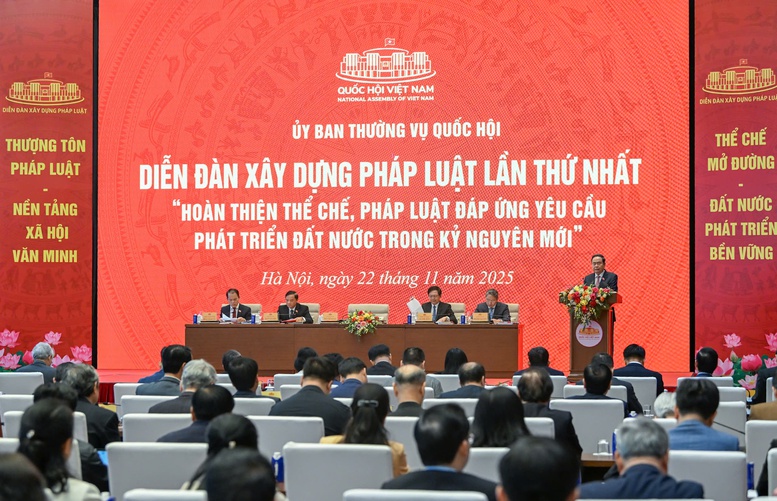 Chủ tịch Quốc hội Trần Thanh Mẫn phát biểu tại Diễn đàn về xây dựng pháp luật lần thứ nhất - Ảnh: VGP