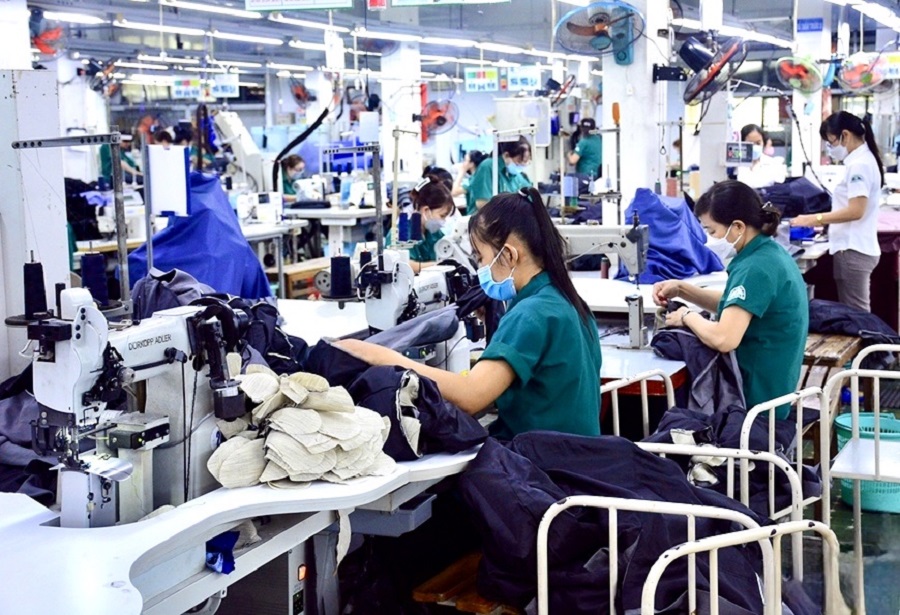Dự báo về thị trường lao động những tháng cuối năm, các ngành may mặc, giày da, gỗ nội thất, điện tử và cơ khí chế tạo tiếp tục duy trì nhu cầu tuyển dụng ổn địn