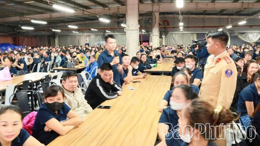 Phú Thọ: Nâng cao ý thức an toàn giao thông cho 1.200 công nhân tại Khu công nghiệp Phú Hà