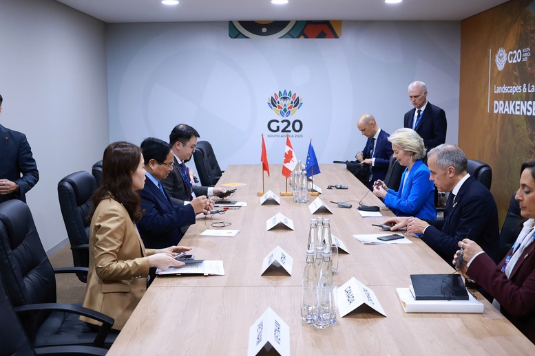 Thủ tướng Phạm Minh Chính làm việc với Thủ tướng Canada Mark Carney và Chủ tịch EU Ursula von der Leyen để thảo luận về định hướng tăng cường hợp tác thương mại, đầu tư giữa các nước thành viên CPTPP và EU - Ảnh: VGP/Nhật Bắc