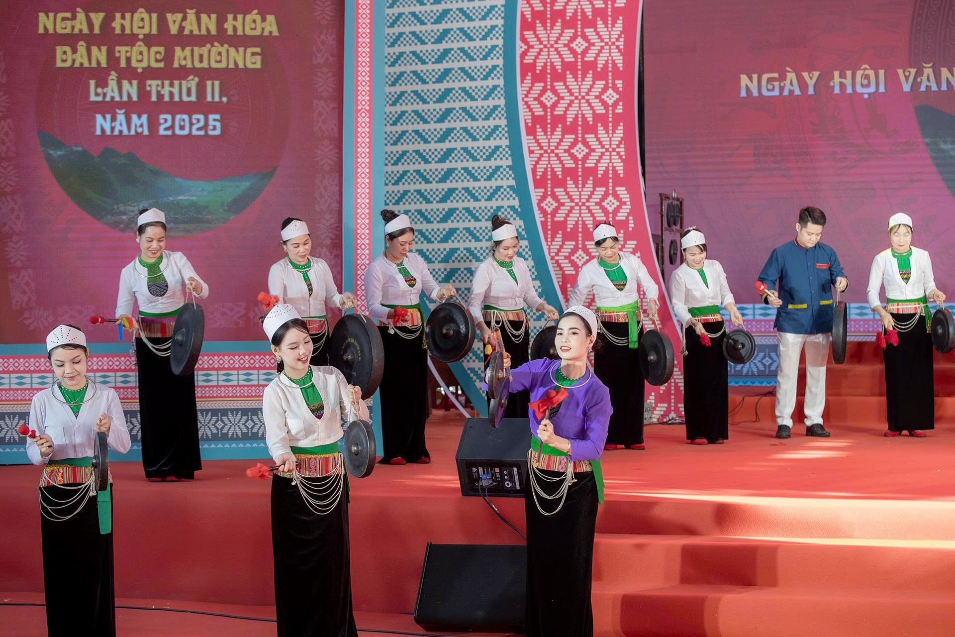 Hà Nội: Rộn ràng Ngày hội văn hóa dân tộc Mường lần thứ II