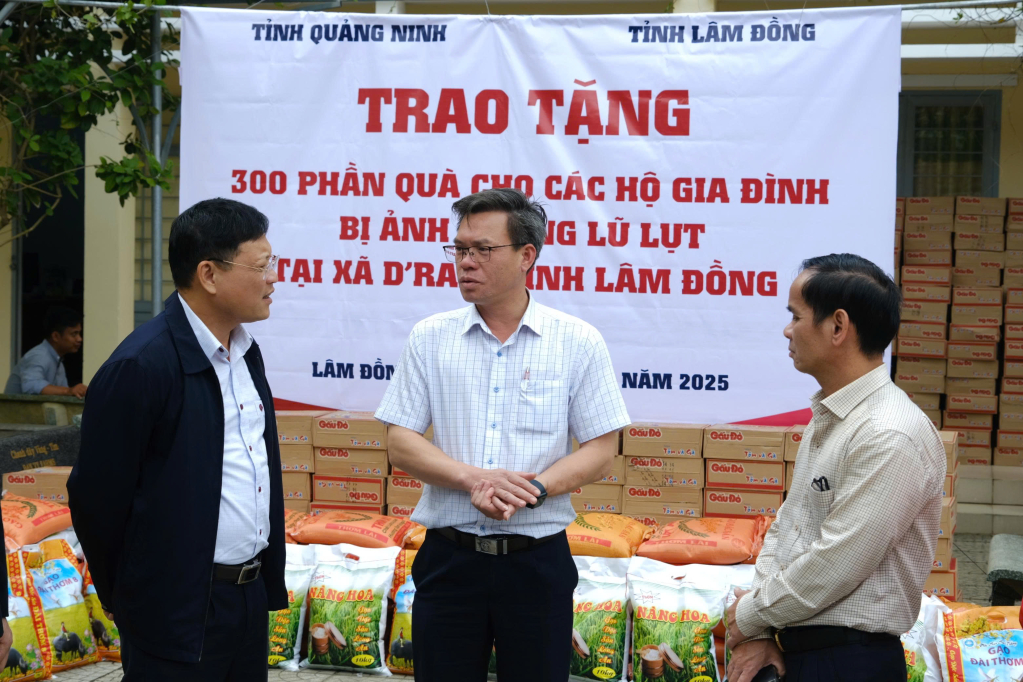 Tỉnh Quảng Ninh trao 300 phần quà hỗ trợ người dân xã D’Ran, Lâm Đồng
