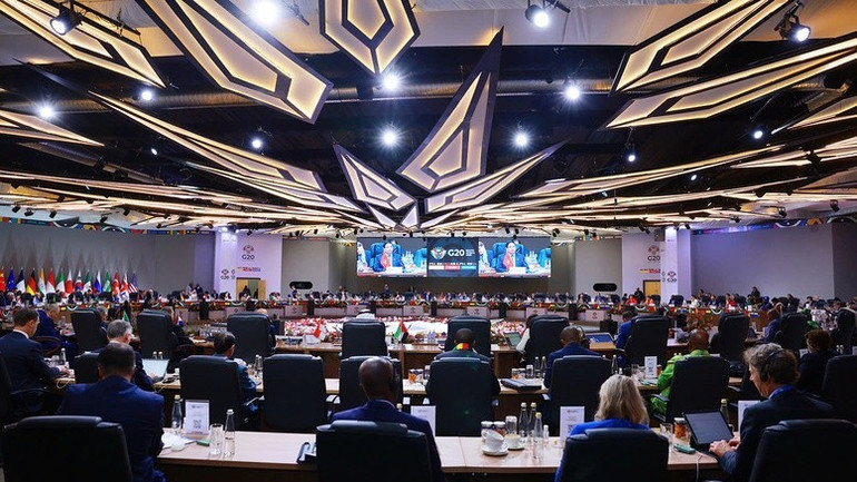 Thủ tướng Phạm Minh Chính cùng các nhà lãnh đạo thảo luận về những vấn đề mới nổi, có ý nghĩa chiến lược đối với sự phát triển của các quốc gia, đặc biệt là khoáng sản chiến lược, việc làm bền vững, trí tuệ nhân tạo. (Ảnh: VGP/Nhật Bắc)