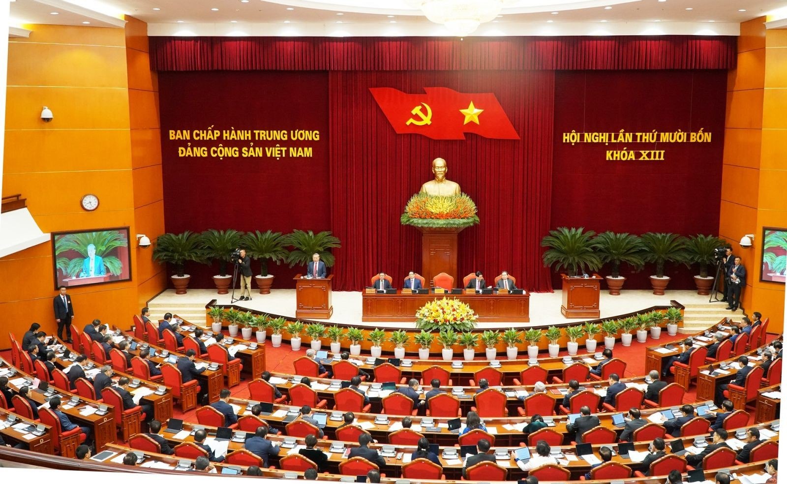 Bước ph&aacute;t triển mới, quan trọng trong tư duy l&yacute; luận của Đảng