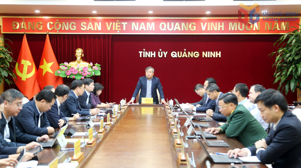B&iacute; thư Tỉnh ủy Quảng Ninh đề nghị tiếp tục ho&agrave;n thiện phương &aacute;n đề xuất tr&ecirc;n cơ sở nghi&ecirc;n cứu tổng thể khu vực ph&iacute;a Bắc vịnh Cửa Lục.