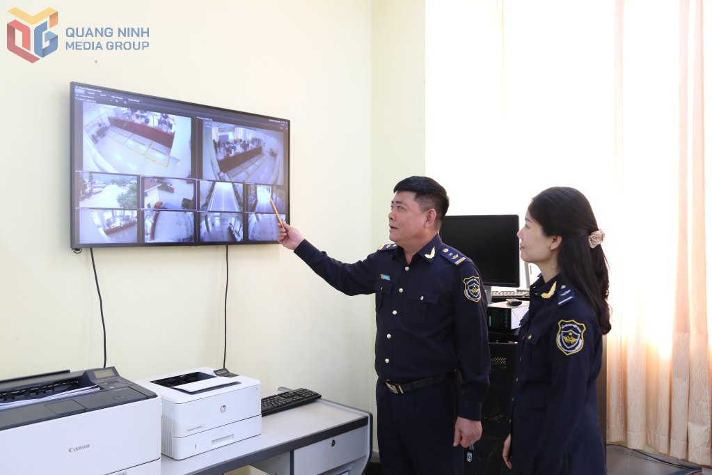 Hệ thống camera phục vụ công tác nghiệp vụ hải quan tại Hải quan cửa khẩu Hoành Mô. Hệ thống camera phục vụ công tác nghiệp vụ hải quan tại Hải quan cửa khẩu Hoành Mô.