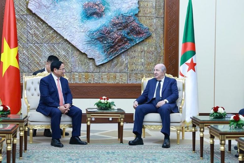Thủ tướng Chính phủ Phạm Minh Chính hội kiến Tổng thống Algeria Abdelmadjid Tebboune - Ảnh: VGP/Nhật Bắc Thủ tướng Chính phủ Phạm Minh Chính hội kiến Tổng thống Algeria Abdelmadjid Tebboune - Ảnh: VGP/Nhật Bắc