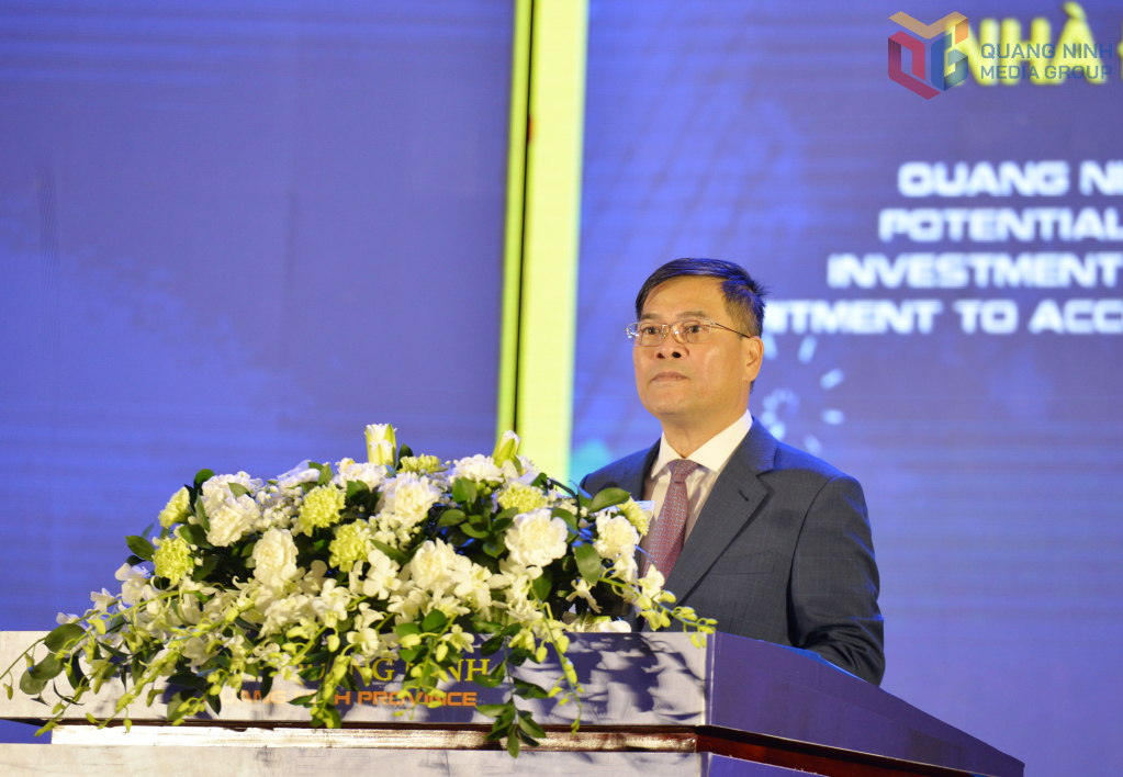 Ông Bùi Văn Khắng, Phó Bí thư Tỉnh ủy, Chủ tịch UBND tỉnh, Phó Trưởng Ban Chỉ đạo phát triển KHCN, đổi mới sáng tạo, chuyển đổi số tỉnh Quảng Ninh, phát biểu khai mạc hội nghị. Ông Bùi Văn Khắng, Phó Bí thư Tỉnh ủy, Chủ tịch UBND tỉnh, Phó Trưởng Ban Chỉ đạo phát triển KHCN, đổi mới sáng tạo, chuyển đổi số tỉnh Quảng Ninh, phát biểu khai mạc hội nghị.