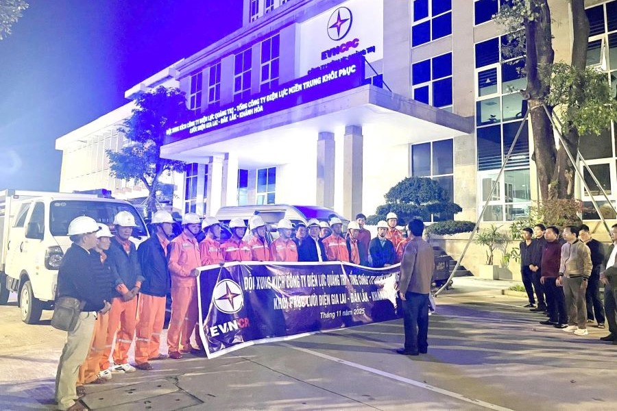 PC Quảng Trị cử 54 cán bộ công nhân hỗ trợ Đắk Lắk khôi phục lưới điện sau mưa lũ