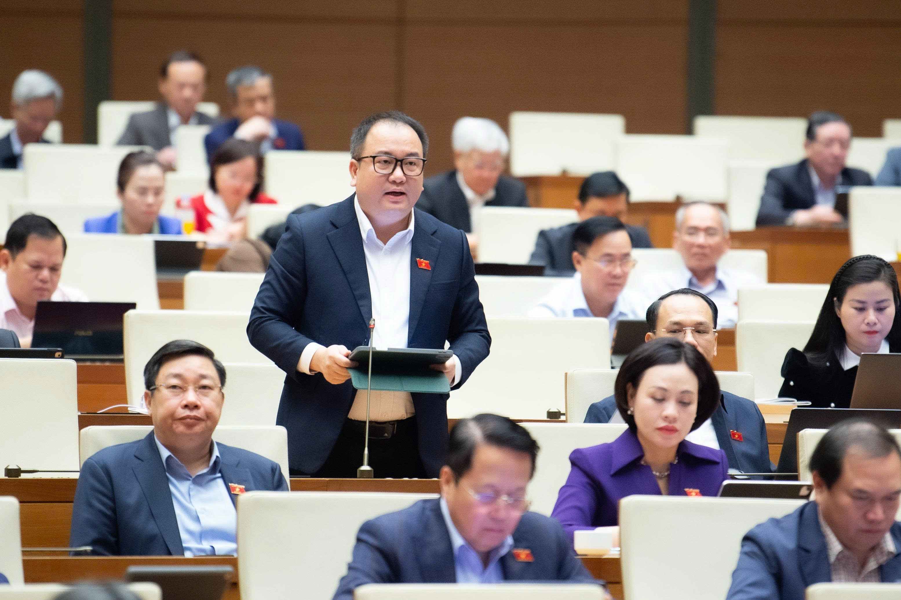 Đại biểu Phạm Trọng Nghĩa &ndash; Đo&agrave;n Lạng Sơn.