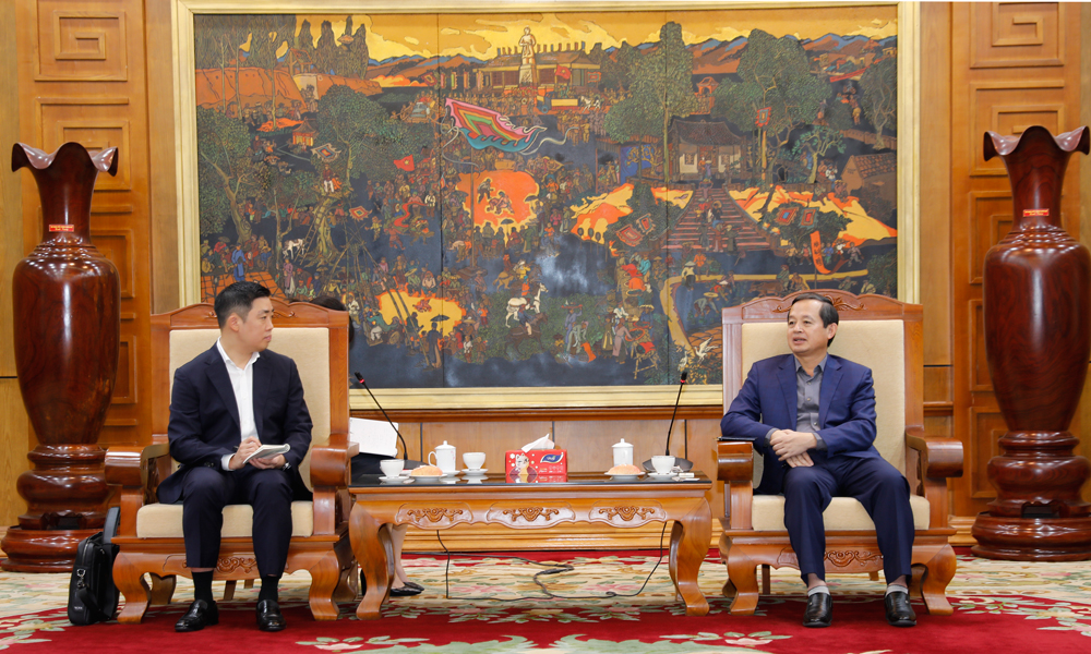 Đồng chí Phạm Hoàng Sơn (Bên Phải) phát biểu tại buổi tiếp và làm việc. Đồng chí Phạm Hoàng Sơn (Bên Phải) phát biểu tại buổi tiếp và làm việc.