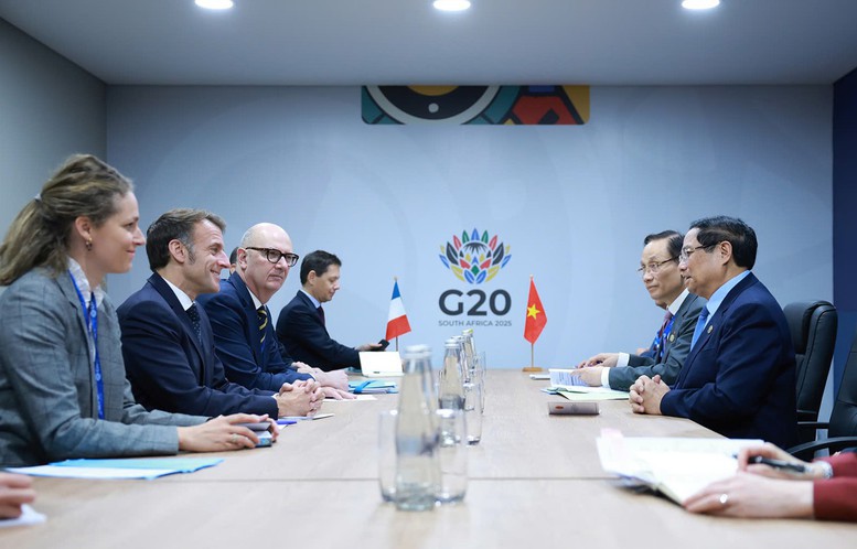 Thủ tướng Phạm Minh Chính gặp Tổng thống Pháp Emmanuel Macron - Ảnh: VGP/Nhật Bắc Thủ tướng Phạm Minh Chính gặp Tổng thống Pháp Emmanuel Macron - Ảnh: VGP/Nhật Bắc