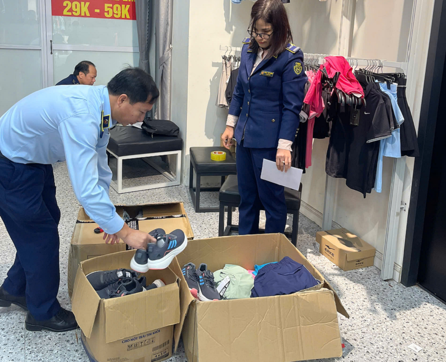 Quản lý thị trường Phú Thọ thu giữ hàng trăm sản phẩm vi phạm