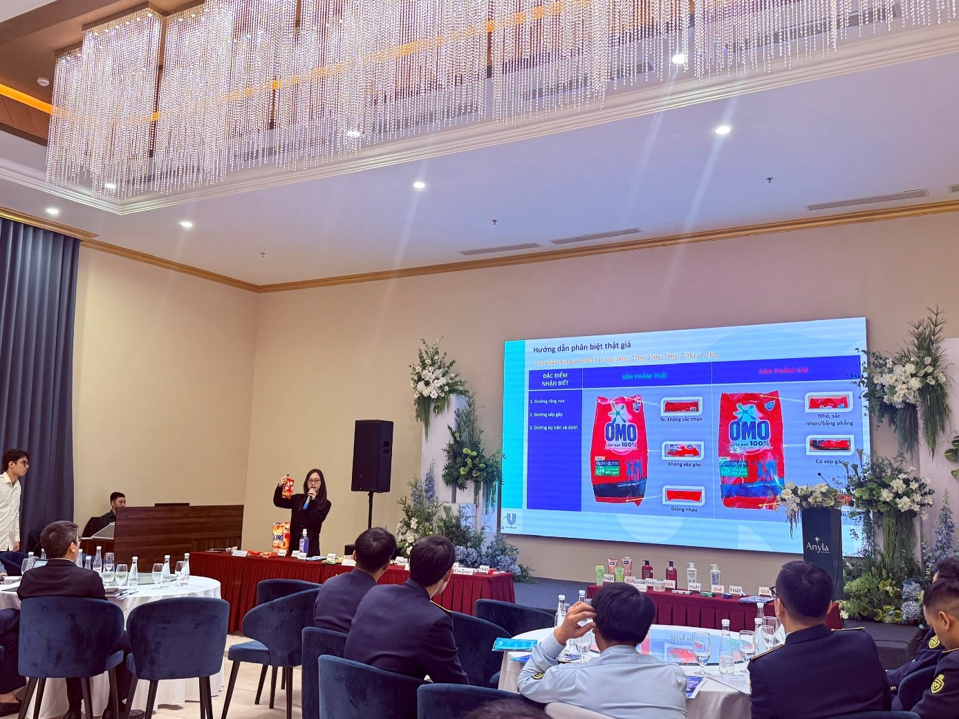 các chuyên gia hướng dẫn phân biệt hàng thật- hàng giả các chuyên gia hướng dẫn phân biệt hàng thật- hàng giả