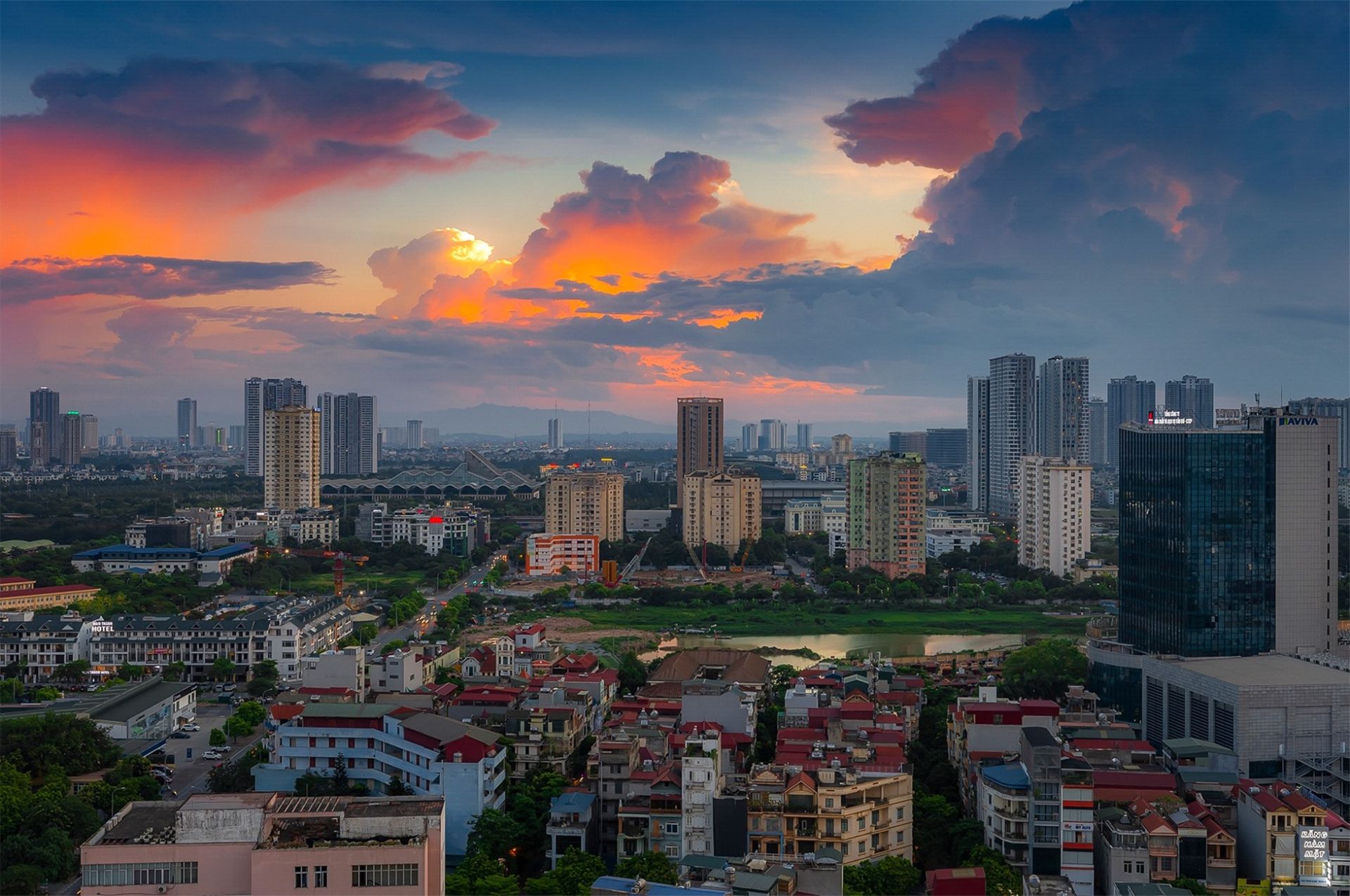 Sốt trái phiếu BĐS: Lãi suất chạm 13,5%