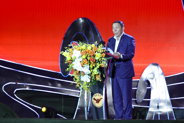 Bộ trưởng Bộ Văn hoá, Thể thao và Du lịch Nguyễn Văn Hùng phát biểu tại buổi lễ - Ảnh: VGP/Nhật Bắc Bộ trưởng Bộ Văn hoá, Thể thao và Du lịch Nguyễn Văn Hùng phát biểu tại buổi lễ - Ảnh: VGP/Nhật Bắc