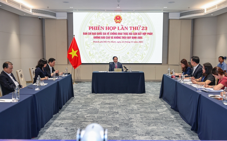Thủ tướng Phạm Minh Chính chủ trì phiên họp trực tuyến lần thứ 23 của Ban Chỉ đạo quốc gia về chống khai thác IUU - Ảnh: VGP/Nhật Bắc