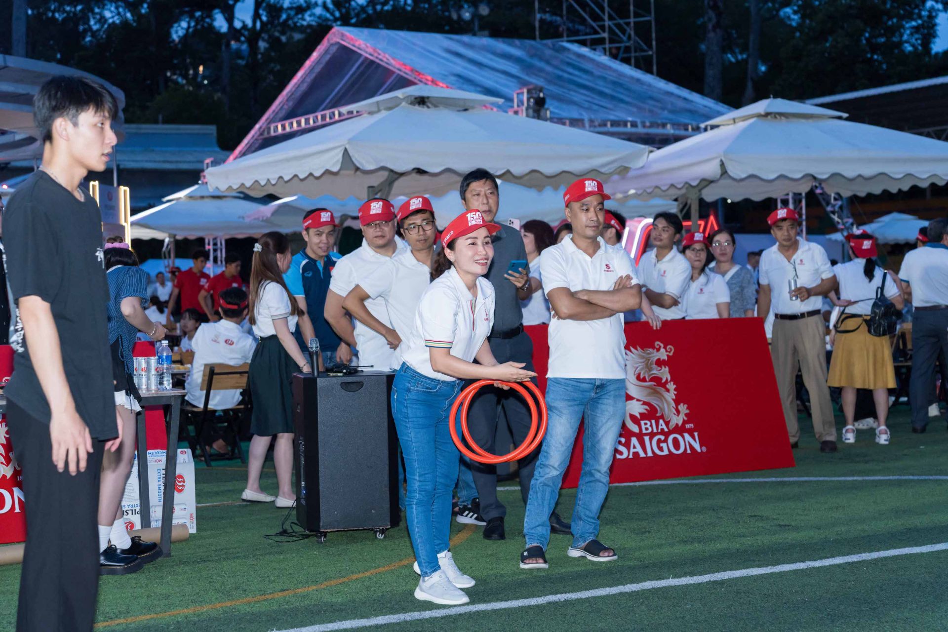 Không khí sôi nổi tại “Đêm Di sản” khi nhân viên SABECO cùng tham gia các hoạt động gắn kết và xây dựng tinh thần đồng đội