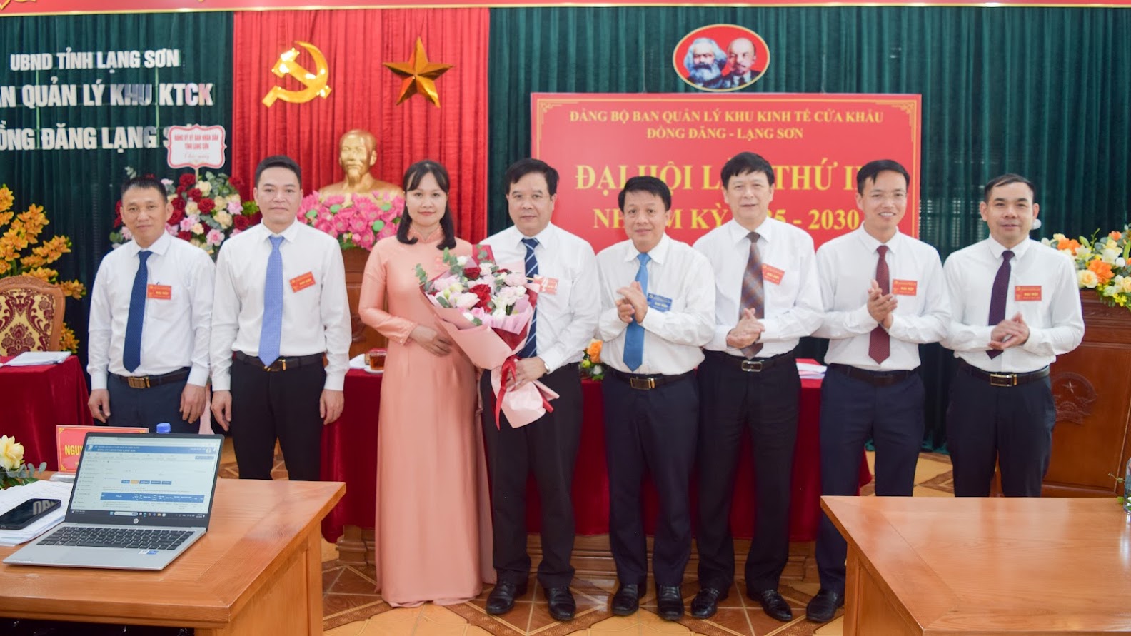 Lãnh đạo, CBNV Lãnh đạo, CBNV