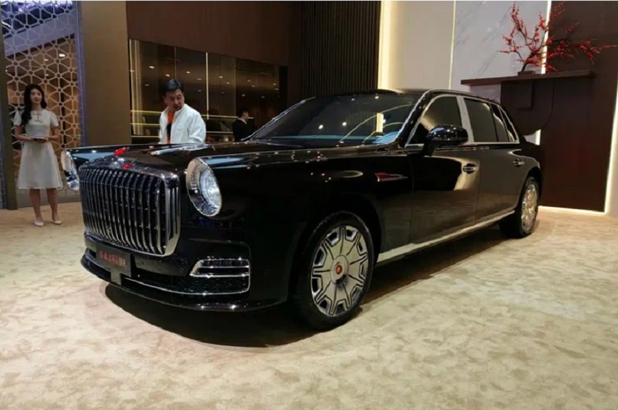 Lưới tản nhiệt dạng thác nước dựng đứng được lấy cảm hứng từ hình tượng “ống ngọc bích - đốt tre” Lưới tản nhiệt dạng thác nước dựng đứng được lấy cảm hứng từ hình tượng “ống ngọc bích - đốt tre”