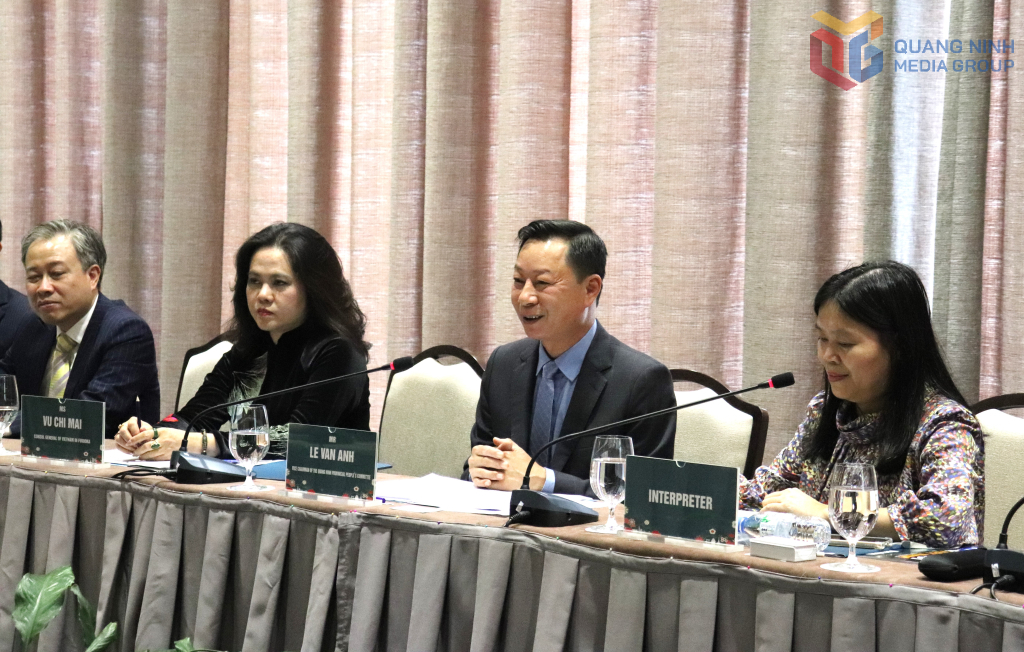 Ph&oacute; Chủ tịch UBND tỉnh L&ecirc; Văn &Aacute;nh giới thiệu về tiềm năng, thế mạnh của tỉnh Quảng Ninh.