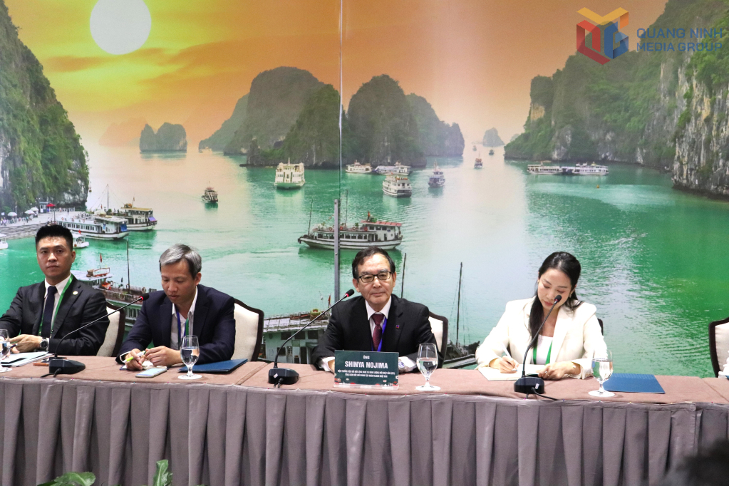 &Ocirc;ng Shinya Nojima, Viện trưởng Viện đổi mới c&ocirc;ng nghệ v&agrave; năng lượng mới Nhật Bản v&agrave; đo&agrave;n c&ocirc;ng t&aacute;c trao đổi c&aacute;c định hướng hợp t&aacute;c với Quảng Ninh.