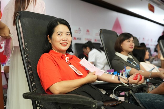 Hoạt động hiến máu nhân đạo Giọt thương 2025 đã thu hút nhiều cán bộ nhân viên tham gia